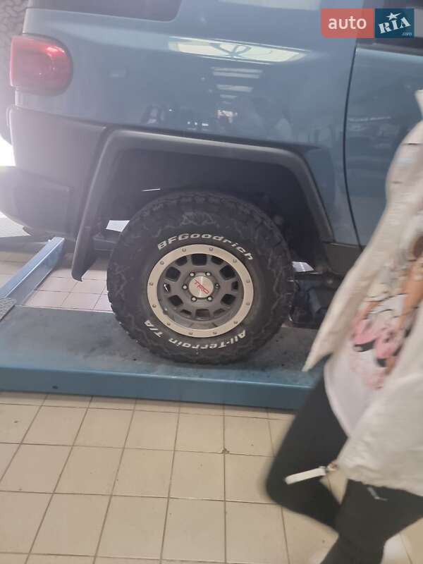 Позашляховик / Кросовер Toyota FJ Cruiser 2014 в Дніпрі