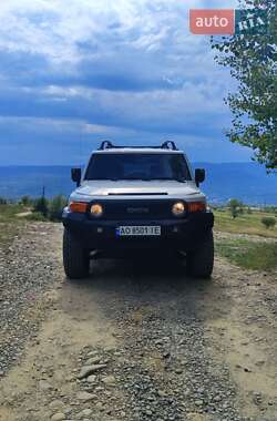 Позашляховик / Кросовер Toyota FJ Cruiser 2014 в Тячеві