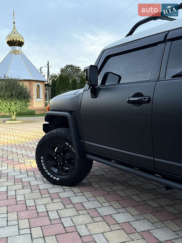 Внедорожник / Кроссовер Toyota FJ Cruiser 2006 в Ужгороде