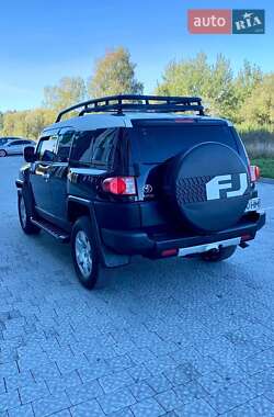 Позашляховик / Кросовер Toyota FJ Cruiser 2008 в 
