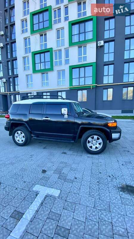 Позашляховик / Кросовер Toyota FJ Cruiser 2008 в 