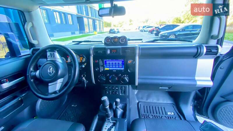 Внедорожник / Кроссовер Toyota FJ Cruiser 2008 в Львове фото 19 Внедорожник / Кроссовер Toyota FJ Cruiser 2008 в Львове