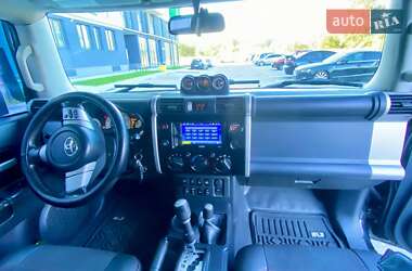Позашляховик / Кросовер Toyota FJ Cruiser 2008 в 