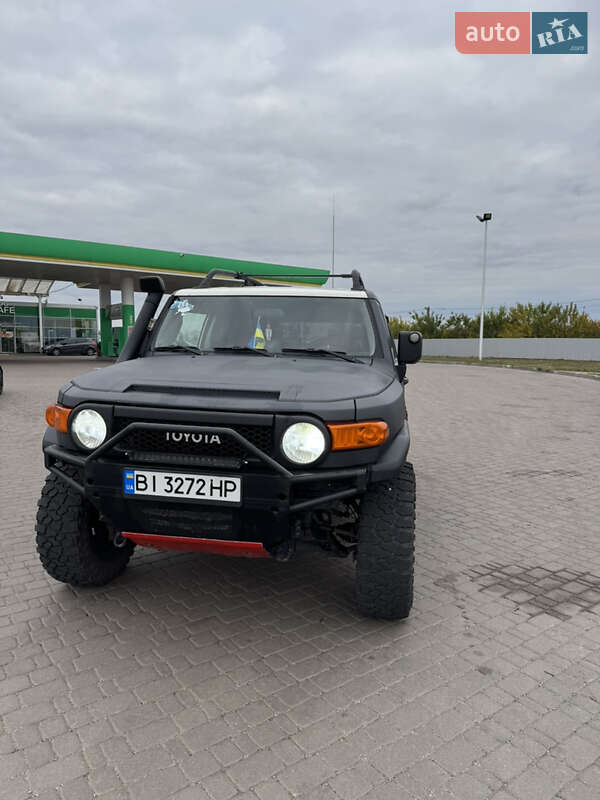 Внедорожник / Кроссовер Toyota FJ Cruiser 2008 в Полтаве фото 2 Внедорожник / Кроссовер Toyota FJ Cruiser 2008 в Полтаве