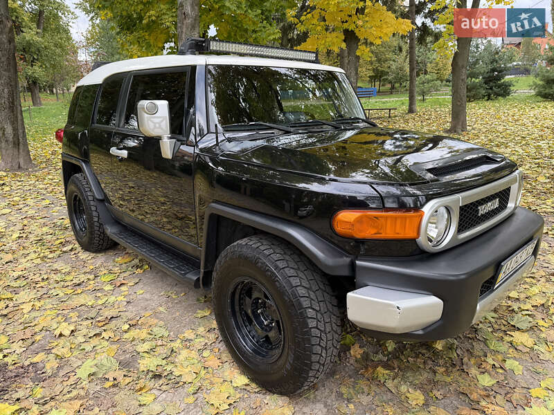 Внедорожник / Кроссовер Toyota FJ Cruiser 2008 в Киеве фото 3 Внедорожник / Кроссовер Toyota FJ Cruiser 2008 в Киеве