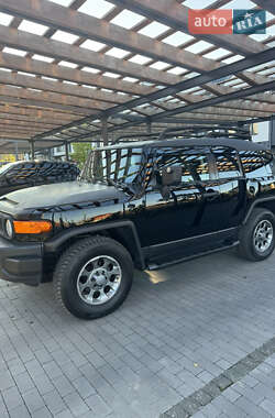 Внедорожник / Кроссовер Toyota FJ Cruiser 2011 в Хмельницком