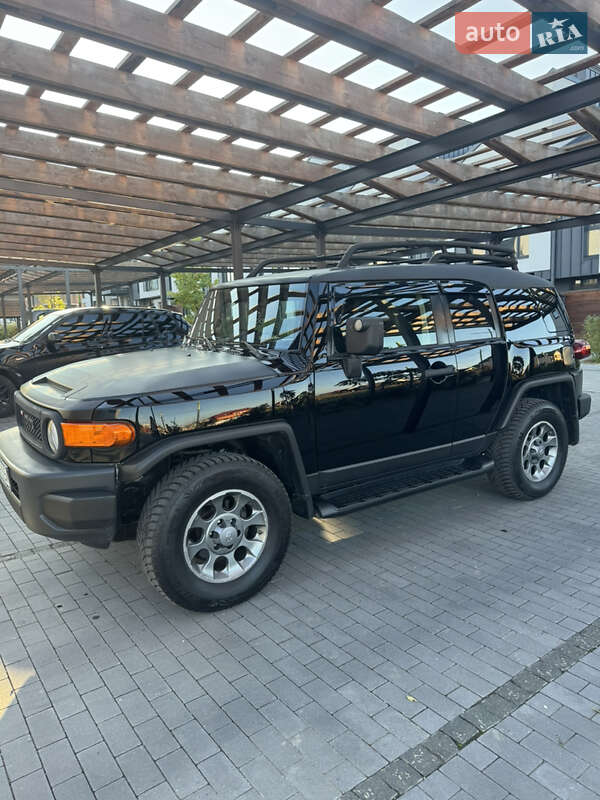 Toyota FJ Cruiser 2011 Toyota FJ Cruiser 2011
