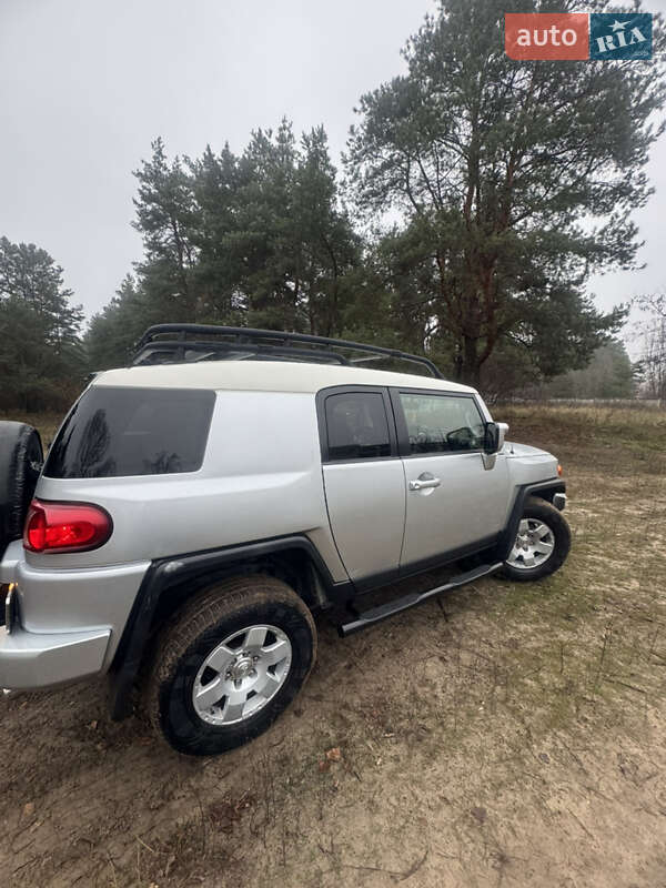 Внедорожник / Кроссовер Toyota FJ Cruiser 2008 в Киеве