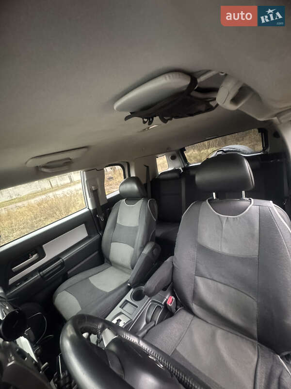 Внедорожник / Кроссовер Toyota FJ Cruiser 2008 в Киеве