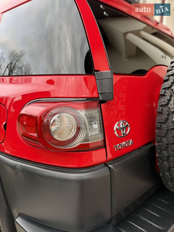 Позашляховик / Кросовер Toyota FJ Cruiser 2012 в Мукачевому фото 19 Позашляховик / Кросовер Toyota FJ Cruiser 2012 в Мукачевому