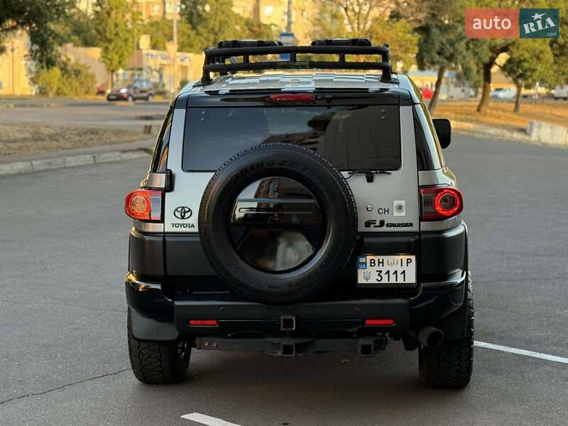 Внедорожник / Кроссовер Toyota FJ Cruiser 2012 в Одессе фото 3 Внедорожник / Кроссовер Toyota FJ Cruiser 2012 в Одессе