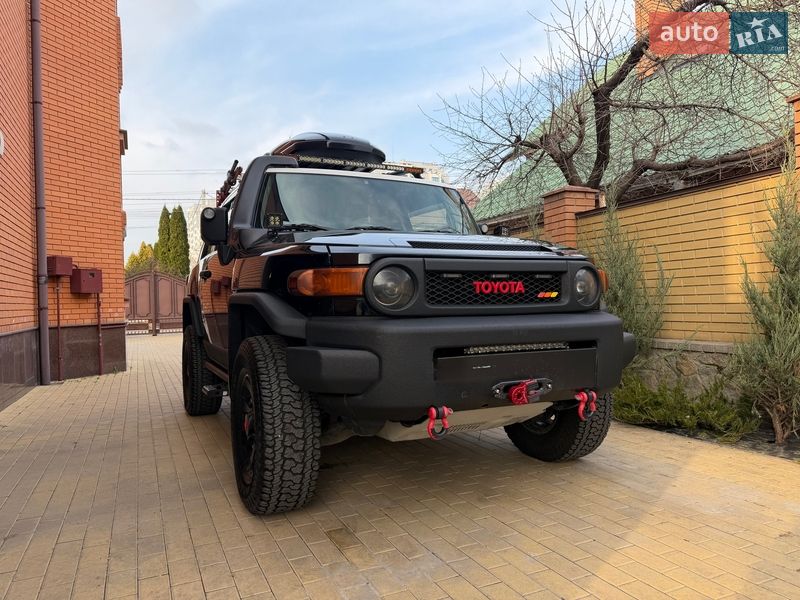 Toyota FJ Cruiser 2012