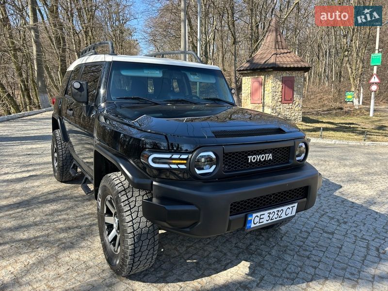 Toyota FJ Cruiser 2011