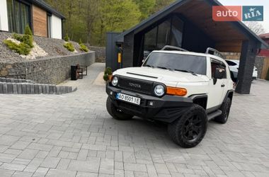 Позашляховик / Кросовер Toyota FJ Cruiser 2014 в Тячеві