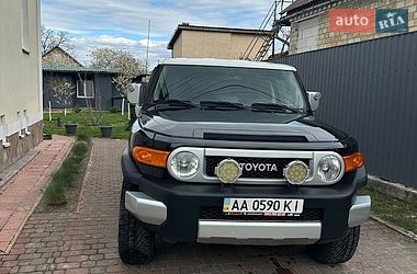 Внедорожник / Кроссовер Toyota FJ Cruiser 2010 в Киеве