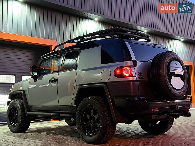 Toyota FJ Cruiser 2012