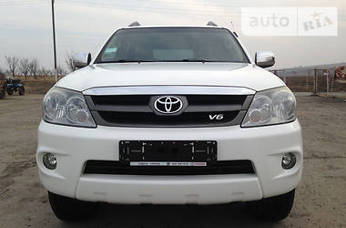 Внедорожник / Кроссовер Toyota Fortuner 2008 в Черновцах