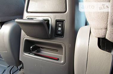 Внедорожник / Кроссовер Toyota Fortuner 2001 в 