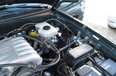 Внедорожник / Кроссовер Toyota Fortuner 2001 в 