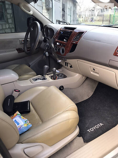 Позашляховик / Кросовер Toyota Fortuner 2005 в Тернополі фото 19 Позашляховик / Кросовер Toyota Fortuner 2005 в Тернополі