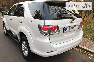 Позашляховик / Кросовер Toyota Fortuner 2013 в Одесі