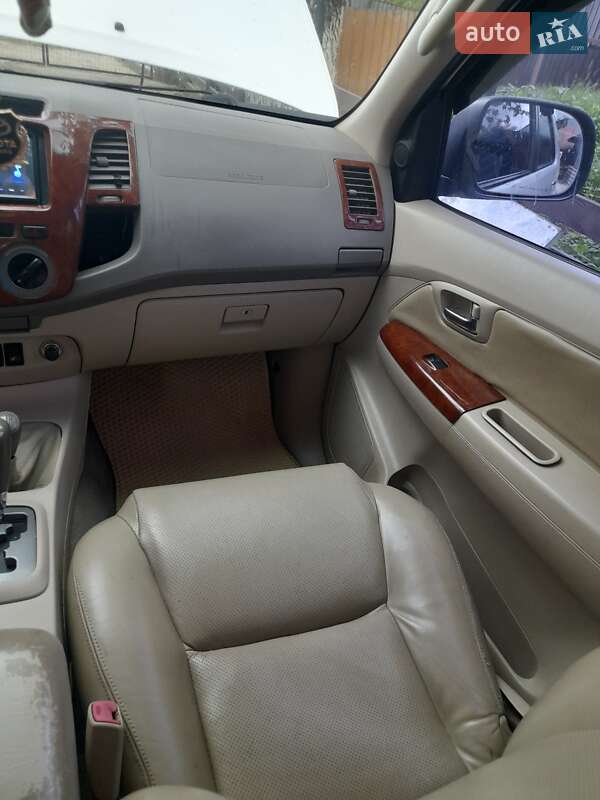 Позашляховик / Кросовер Toyota Fortuner 2008 в Черкасах