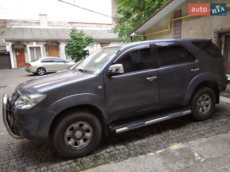 Позашляховик / Кросовер Toyota Fortuner 2007 в Одесі