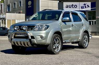 Позашляховик / Кросовер Toyota Fortuner 2007 в 