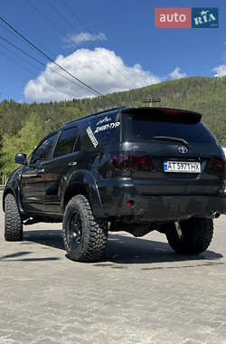 Внедорожник / Кроссовер Toyota Fortuner 2006 в Яремче