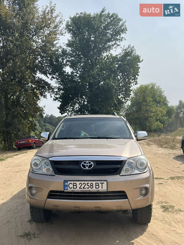 Внедорожник / Кроссовер Toyota Fortuner 2006 в Чернигове