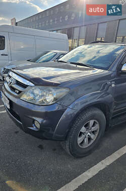 Внедорожник / Кроссовер Toyota Fortuner 2006 в 