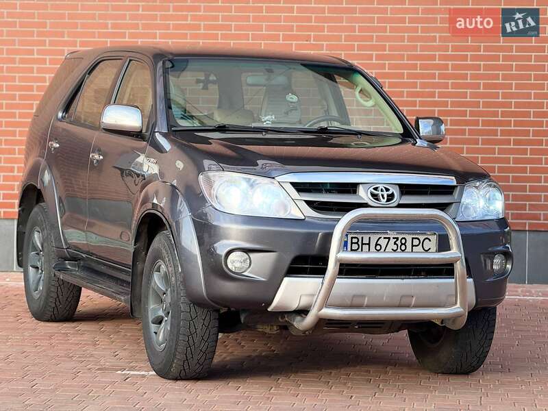 Toyota Fortuner 2006