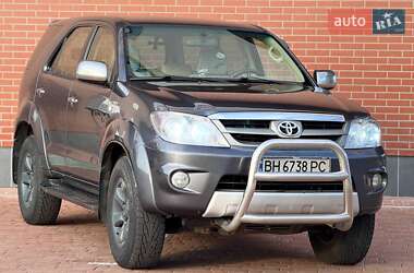 Позашляховик / Кросовер Toyota Fortuner 2006 в Одесі