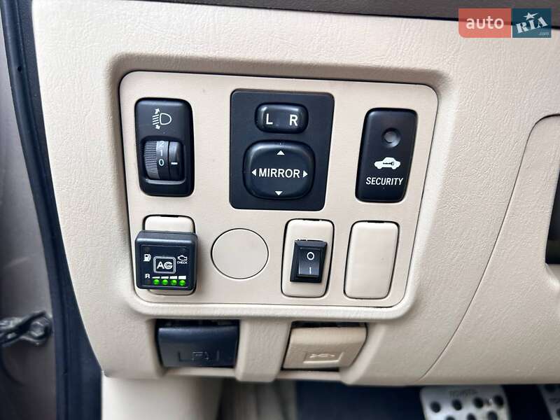 Позашляховик / Кросовер Toyota Fortuner 2006 в Одесі