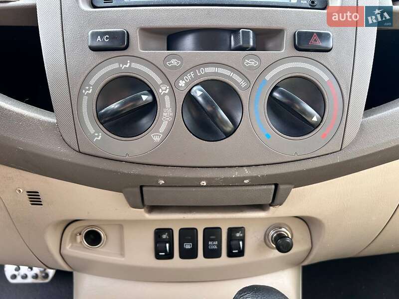 Позашляховик / Кросовер Toyota Fortuner 2006 в Одесі