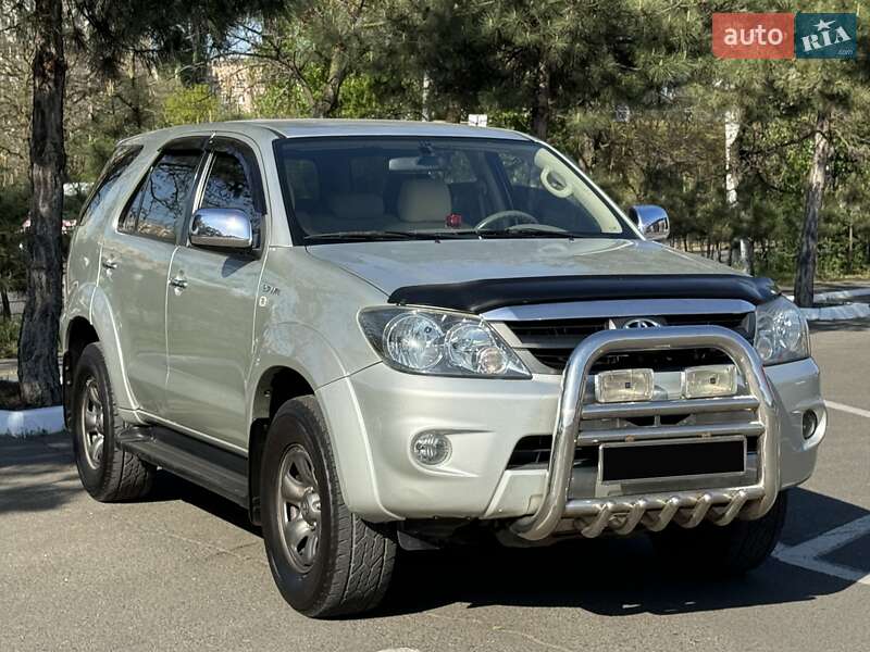Позашляховик / Кросовер Toyota Fortuner 2007 в Одесі