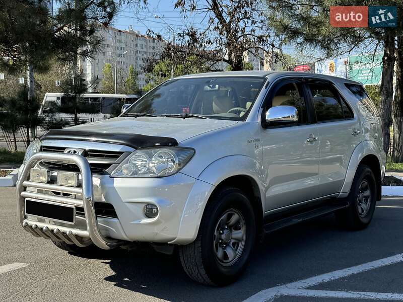 Позашляховик / Кросовер Toyota Fortuner 2007 в Одесі