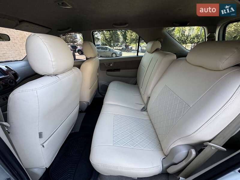 Позашляховик / Кросовер Toyota Fortuner 2007 в Одесі