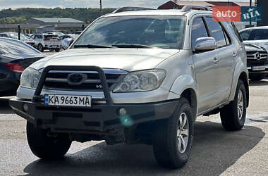 Позашляховик / Кросовер Toyota Fortuner 2007 в Києві
