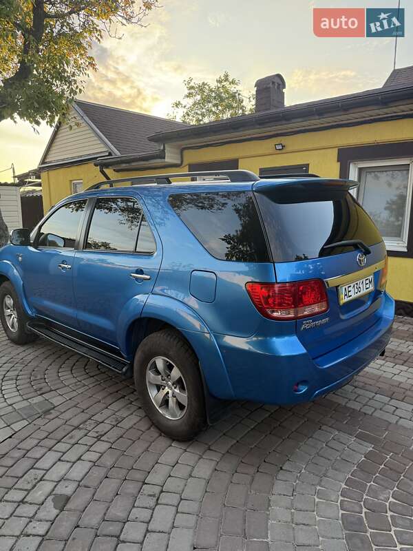Внедорожник / Кроссовер Toyota Fortuner 2007 в Кривом Роге