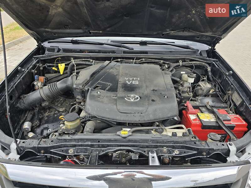 Позашляховик / Кросовер Toyota Fortuner 2006 в Києві