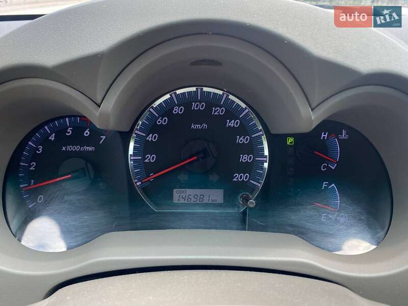 Позашляховик / Кросовер Toyota Fortuner 2013 в Львові