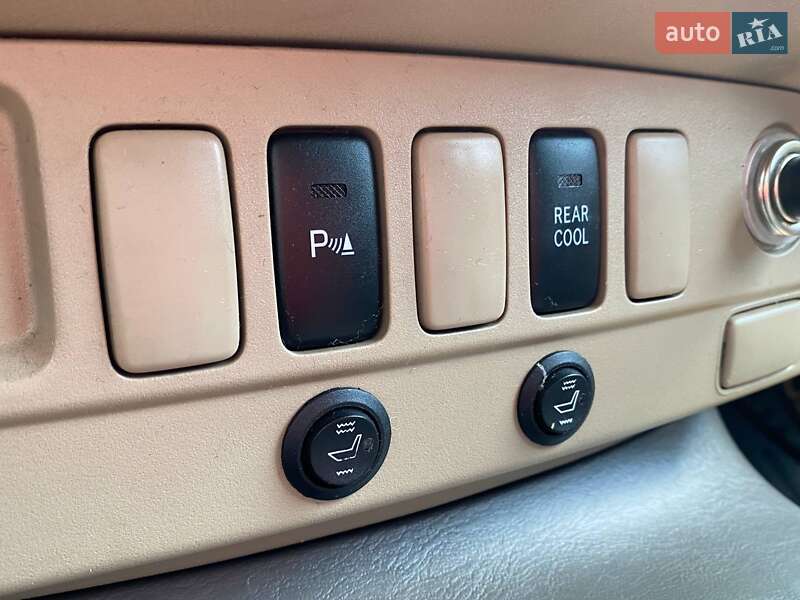 Позашляховик / Кросовер Toyota Fortuner 2013 в Львові