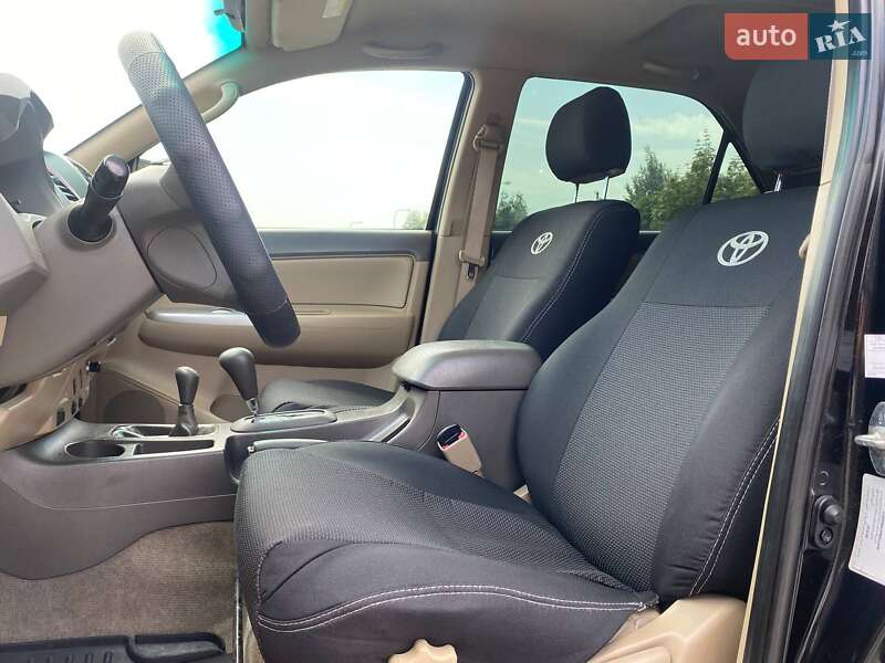 Позашляховик / Кросовер Toyota Fortuner 2013 в Львові