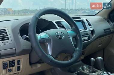 Позашляховик / Кросовер Toyota Fortuner 2013 в 