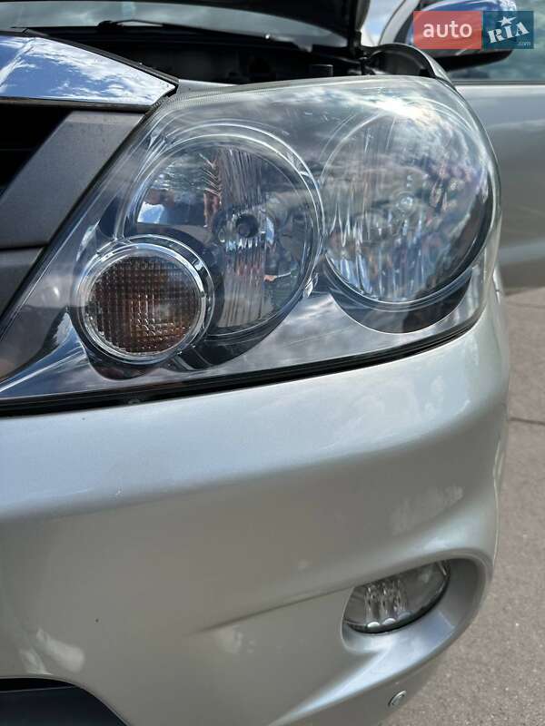 Позашляховик / Кросовер Toyota Fortuner 2008 в Кривому Розі