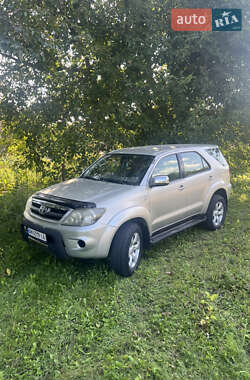 Внедорожник / Кроссовер Toyota Fortuner 2006 в Попельне
