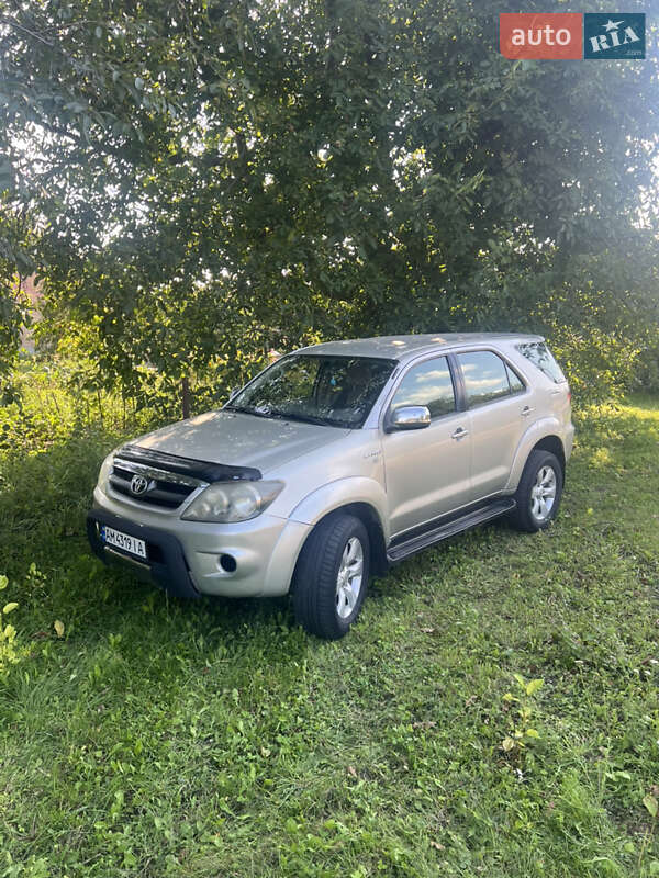 Toyota Fortuner 2006