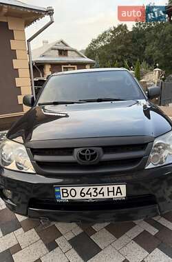 Позашляховик / Кросовер Toyota Fortuner 2005 в Косові