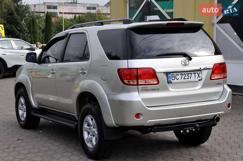 Внедорожник / Кроссовер Toyota Fortuner 2006 в Львове